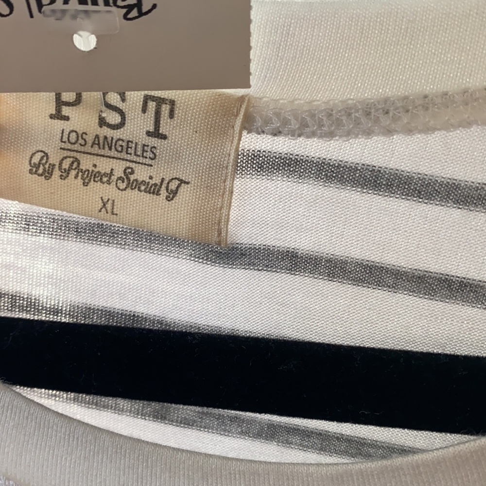 🖤🤍PST Tank 🤍🖤 - Picture 2 of 8